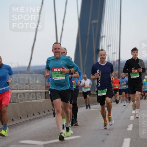 03.10.2025 - Köhlbrandbrückenlauf Jannik Wohlers http://msf.ph/oto/9154042 03.10.2025 15:22:48 Position 1 9294, 9306 meine-sportfotos.de