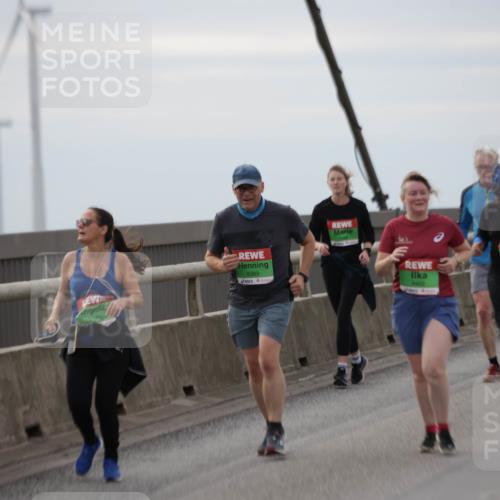 03.10.2025 - Köhlbrandbrückenlauf Jannik Wohlers http://msf.ph/oto/9154055 03.10.2025 16:05:10 Position 1 385, 9389, 9400 meine-sportfotos.de