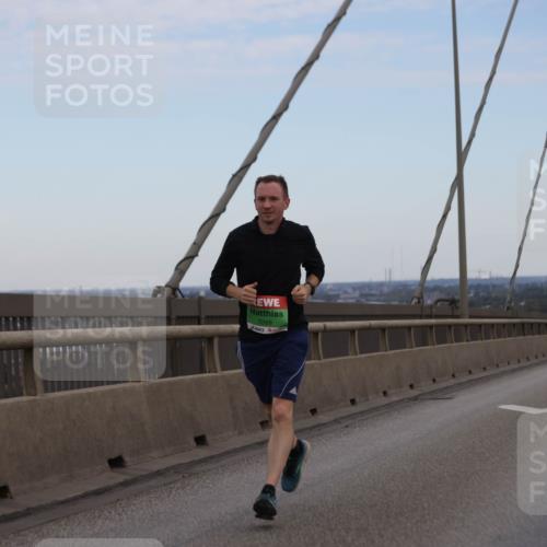03.10.2025 - Köhlbrandbrückenlauf Jannik Wohlers http://msf.ph/oto/9154102 03.10.2025 15:23:29 Position 1 7099 meine-sportfotos.de