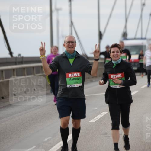 03.10.2025 - Köhlbrandbrückenlauf Jannik Wohlers http://msf.ph/oto/9154117 03.10.2025 16:05:15 Position 1 7939 meine-sportfotos.de