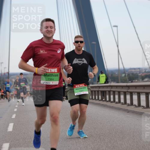 03.10.2025 - Köhlbrandbrückenlauf Jannik Wohlers http://msf.ph/oto/9154148 03.10.2025 15:23:33 Position 1 7364, 7561 meine-sportfotos.de