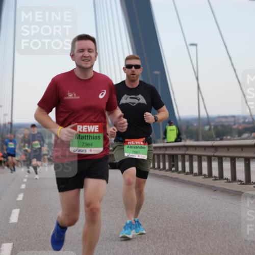03.10.2025 - Köhlbrandbrückenlauf Jannik Wohlers http://msf.ph/oto/9154150 03.10.2025 15:23:33 Position 1 11, 7364, 7561 meine-sportfotos.de