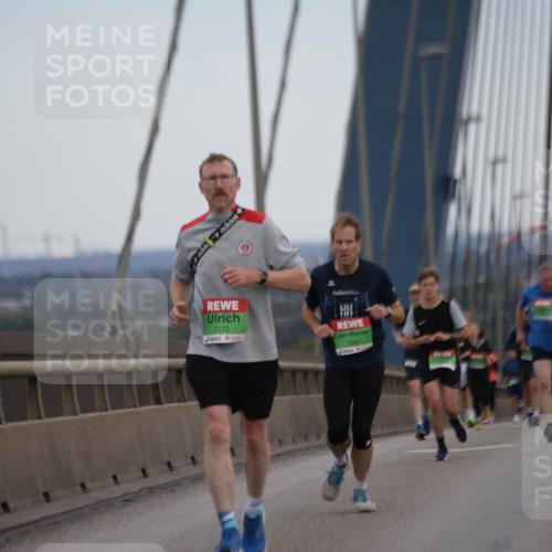03.10.2025 - Köhlbrandbrückenlauf Jannik Wohlers http://msf.ph/oto/9154152 03.10.2025 15:23:35 Position 1 7172, 7297 meine-sportfotos.de