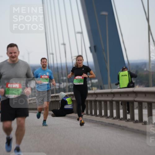 03.10.2025 - Köhlbrandbrückenlauf Jannik Wohlers http://msf.ph/oto/9154168 03.10.2025 15:23:36 Position 1 8995, 7144 meine-sportfotos.de