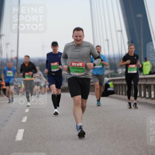 03.10.2025 - Köhlbrandbrückenlauf Jannik Wohlers http://msf.ph/oto/9154178 03.10.2025 15:23:37 Position 1 8995, 14 meine-sportfotos.de