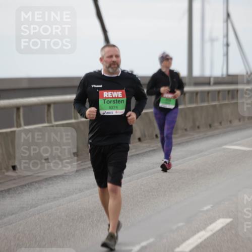 03.10.2025 - Köhlbrandbrückenlauf Jannik Wohlers http://msf.ph/oto/9154189 03.10.2025 16:05:22 Position 1 8411, 8374 meine-sportfotos.de