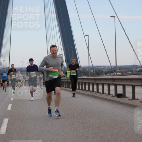 03.10.2025 - Köhlbrandbrückenlauf Jannik Wohlers http://msf.ph/oto/9154190 03.10.2025 15:23:38 Position 1 8995 meine-sportfotos.de
