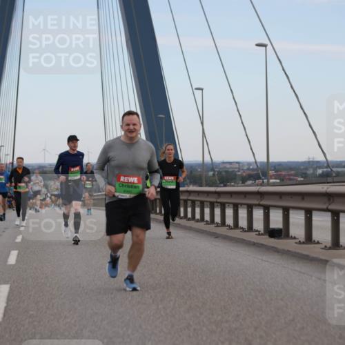 03.10.2025 - Köhlbrandbrückenlauf Jannik Wohlers http://msf.ph/oto/9154198 03.10.2025 15:23:38 Position 1 8995, 7144 meine-sportfotos.de