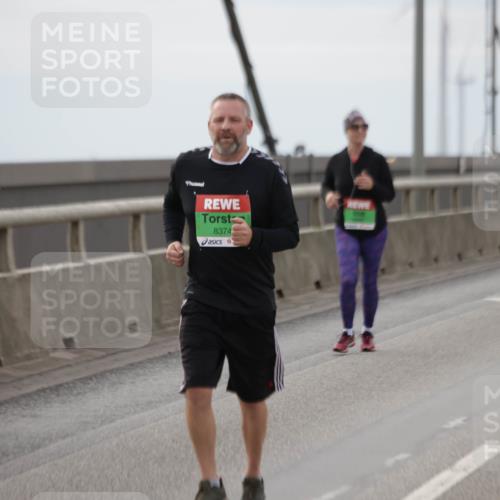 03.10.2025 - Köhlbrandbrückenlauf Jannik Wohlers http://msf.ph/oto/9154199 03.10.2025 16:05:23 Position 1 8411, 8374 meine-sportfotos.de