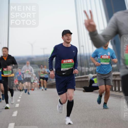03.10.2025 - Köhlbrandbrückenlauf Jannik Wohlers http://msf.ph/oto/9154202 03.10.2025 15:23:39 Position 1 7102, 9103 meine-sportfotos.de