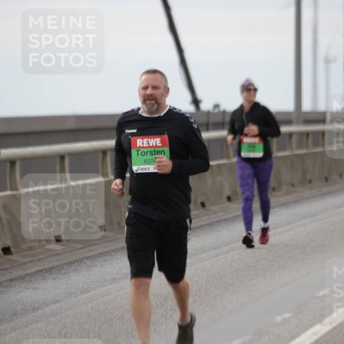 03.10.2025 - Köhlbrandbrückenlauf Jannik Wohlers http://msf.ph/oto/9154203 03.10.2025 16:05:23 Position 1 411, 8374 meine-sportfotos.de