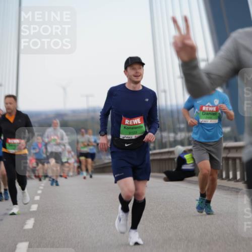 03.10.2025 - Köhlbrandbrückenlauf Jannik Wohlers http://msf.ph/oto/9154204 03.10.2025 15:23:39 Position 1 9103, 7102 meine-sportfotos.de
