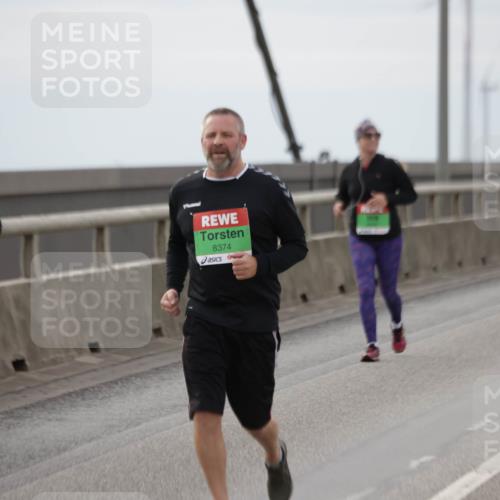 03.10.2025 - Köhlbrandbrückenlauf Jannik Wohlers http://msf.ph/oto/9154205 03.10.2025 16:05:23 Position 1 8411, 8374 meine-sportfotos.de