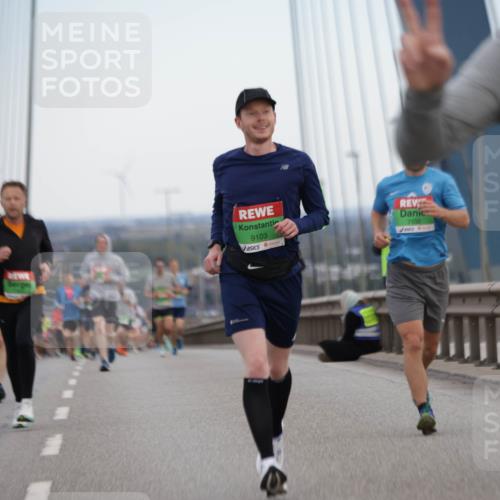 03.10.2025 - Köhlbrandbrückenlauf Jannik Wohlers http://msf.ph/oto/9154210 03.10.2025 15:23:39 Position 1 9103, 7102 meine-sportfotos.de