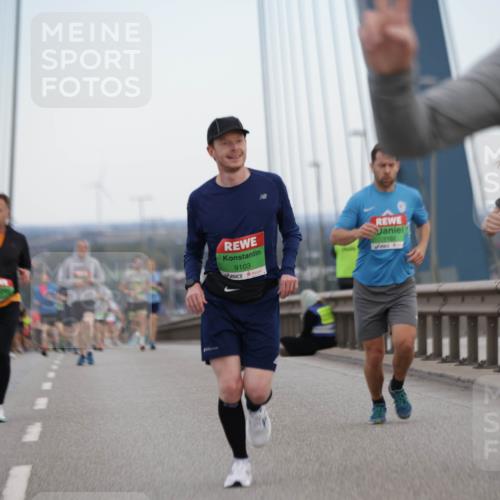 03.10.2025 - Köhlbrandbrückenlauf Jannik Wohlers http://msf.ph/oto/9154216 03.10.2025 15:23:39 Position 1 9103, 7102 meine-sportfotos.de