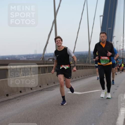 03.10.2025 - Köhlbrandbrückenlauf Jannik Wohlers http://msf.ph/oto/9154252 03.10.2025 15:23:42 Position 1 7320 meine-sportfotos.de
