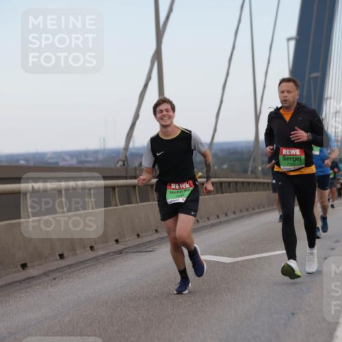 03.10.2025 - Köhlbrandbrückenlauf Jannik Wohlers http://msf.ph/oto/9154256 03.10.2025 15:23:43 Position 1 7248, 7320 meine-sportfotos.de