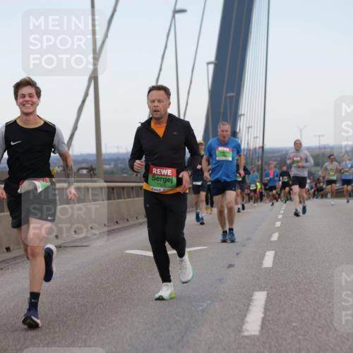 03.10.2025 - Köhlbrandbrückenlauf Jannik Wohlers http://msf.ph/oto/9154268 03.10.2025 15:23:44 Position 1 7320 meine-sportfotos.de