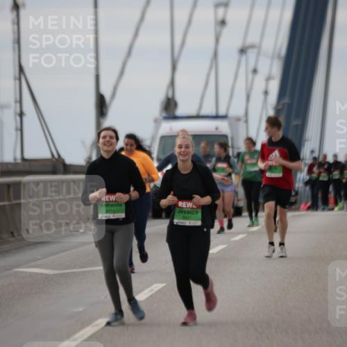 03.10.2025 - Köhlbrandbrückenlauf Jannik Wohlers http://msf.ph/oto/9154269 03.10.2025 16:05:29 Position 1 8515, 8527 meine-sportfotos.de