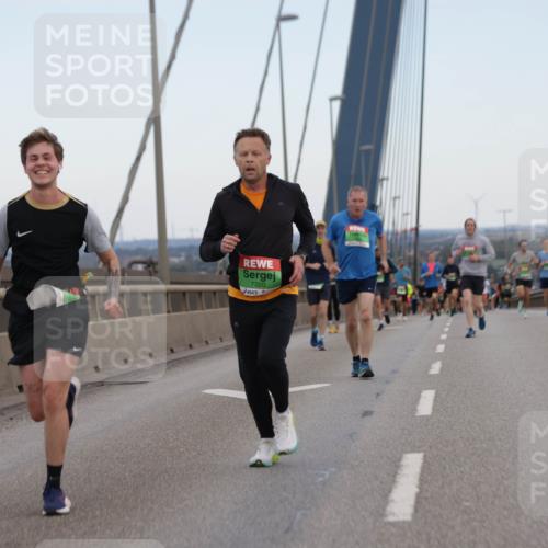 03.10.2025 - Köhlbrandbrückenlauf Jannik Wohlers http://msf.ph/oto/9154270 03.10.2025 15:23:44 Position 1 7320 meine-sportfotos.de