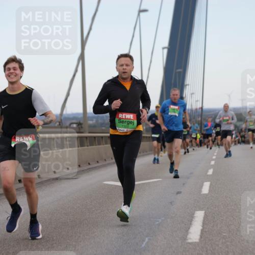 03.10.2025 - Köhlbrandbrückenlauf Jannik Wohlers http://msf.ph/oto/9154274 03.10.2025 15:23:44 Position 1 7320 meine-sportfotos.de
