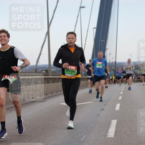 03.10.2025 - Köhlbrandbrückenlauf Jannik Wohlers http://msf.ph/oto/9154276 03.10.2025 15:23:44 Position 1 7320 meine-sportfotos.de