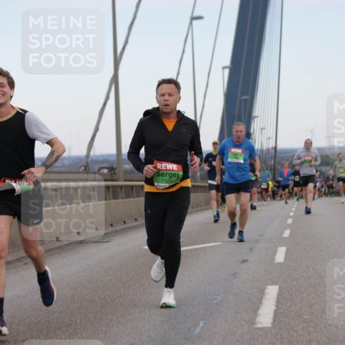 03.10.2025 - Köhlbrandbrückenlauf Jannik Wohlers http://msf.ph/oto/9154278 03.10.2025 15:23:44 Position 1 7320 meine-sportfotos.de