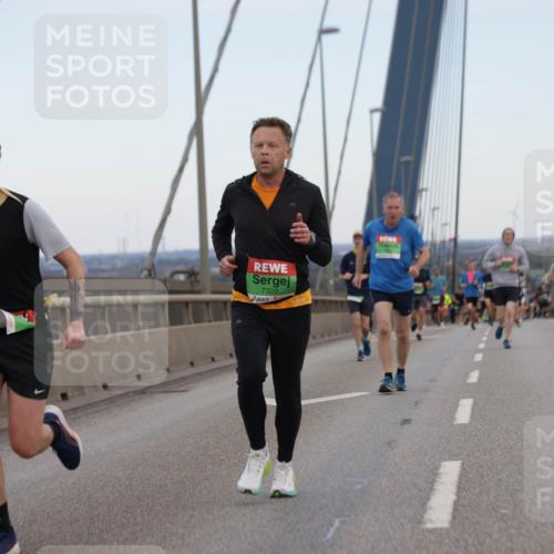 03.10.2025 - Köhlbrandbrückenlauf Jannik Wohlers http://msf.ph/oto/9154282 03.10.2025 15:23:44 Position 1 7320 meine-sportfotos.de