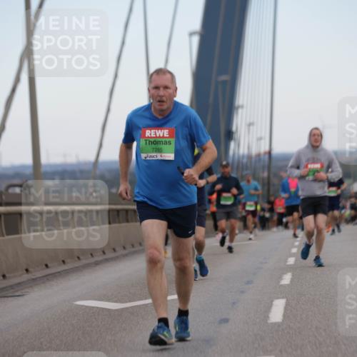 03.10.2025 - Köhlbrandbrückenlauf Jannik Wohlers http://msf.ph/oto/9154300 03.10.2025 15:23:46 Position 1 7285 meine-sportfotos.de