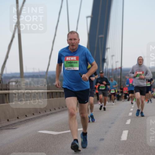 03.10.2025 - Köhlbrandbrückenlauf Jannik Wohlers http://msf.ph/oto/9154302 03.10.2025 15:23:46 Position 1 7285 meine-sportfotos.de