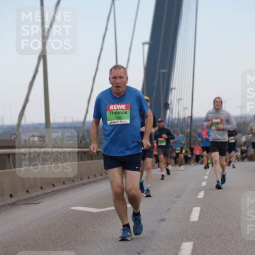 03.10.2025 - Köhlbrandbrückenlauf Jannik Wohlers http://msf.ph/oto/9154308 03.10.2025 15:23:46 Position 1 7285 meine-sportfotos.de