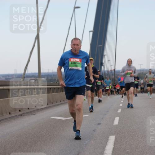 03.10.2025 - Köhlbrandbrückenlauf Jannik Wohlers http://msf.ph/oto/9154316 03.10.2025 15:23:47 Position 1 7285 meine-sportfotos.de