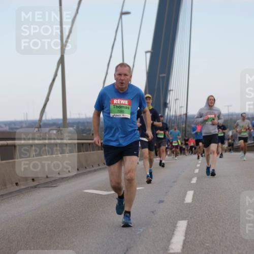 03.10.2025 - Köhlbrandbrückenlauf Jannik Wohlers http://msf.ph/oto/9154318 03.10.2025 15:23:47 Position 1 7285 meine-sportfotos.de