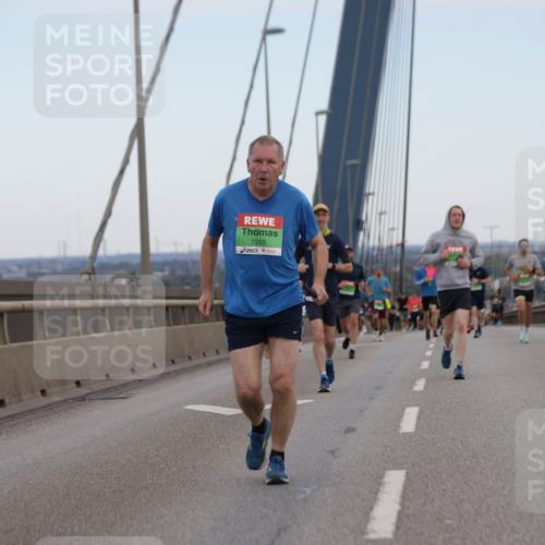 03.10.2025 - Köhlbrandbrückenlauf Jannik Wohlers http://msf.ph/oto/9154320 03.10.2025 15:23:47 Position 1 7285 meine-sportfotos.de