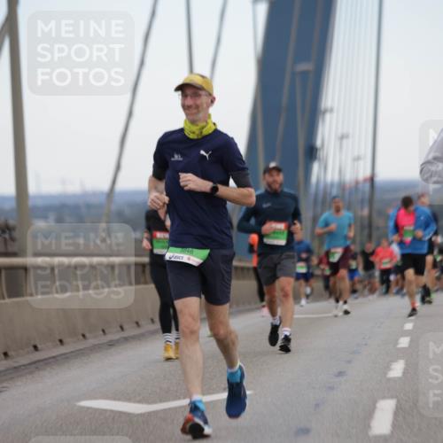 03.10.2025 - Köhlbrandbrückenlauf Jannik Wohlers http://msf.ph/oto/9154350 03.10.2025 15:23:49 Position 1 8848, 764 meine-sportfotos.de