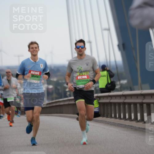 03.10.2025 - Köhlbrandbrückenlauf Jannik Wohlers http://msf.ph/oto/9154372 03.10.2025 15:23:52 Position 1 10, 7882, 7411 meine-sportfotos.de