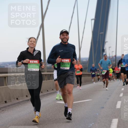 03.10.2025 - Köhlbrandbrückenlauf Jannik Wohlers http://msf.ph/oto/9154404 03.10.2025 15:23:54 Position 1 9353, 9354 meine-sportfotos.de