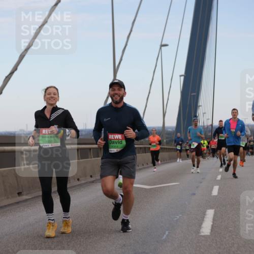 03.10.2025 - Köhlbrandbrückenlauf Jannik Wohlers http://msf.ph/oto/9154422 03.10.2025 15:23:55 Position 1 9353, 9354 meine-sportfotos.de