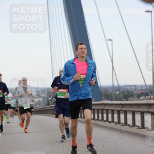03.10.2025 - Köhlbrandbrückenlauf Jannik Wohlers http://msf.ph/oto/9154474 03.10.2025 15:23:57 Position 1 91 meine-sportfotos.de
