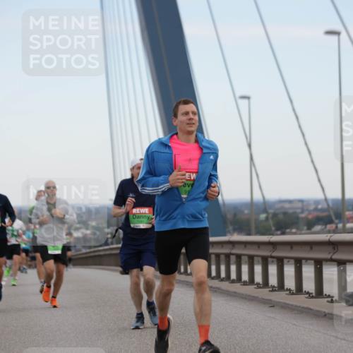 03.10.2025 - Köhlbrandbrückenlauf Jannik Wohlers http://msf.ph/oto/9154476 03.10.2025 15:23:57 Position 1 91 meine-sportfotos.de