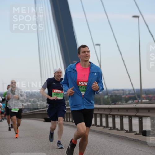 03.10.2025 - Köhlbrandbrückenlauf Jannik Wohlers http://msf.ph/oto/9154486 03.10.2025 15:23:58 Position 1 919 meine-sportfotos.de