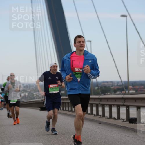 03.10.2025 - Köhlbrandbrückenlauf Jannik Wohlers http://msf.ph/oto/9154490 03.10.2025 15:23:58 Position 1 7281, 919 meine-sportfotos.de