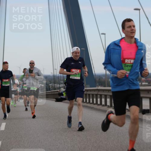 03.10.2025 - Köhlbrandbrückenlauf Jannik Wohlers http://msf.ph/oto/9154496 03.10.2025 15:23:58 Position 1 91, 7281 meine-sportfotos.de