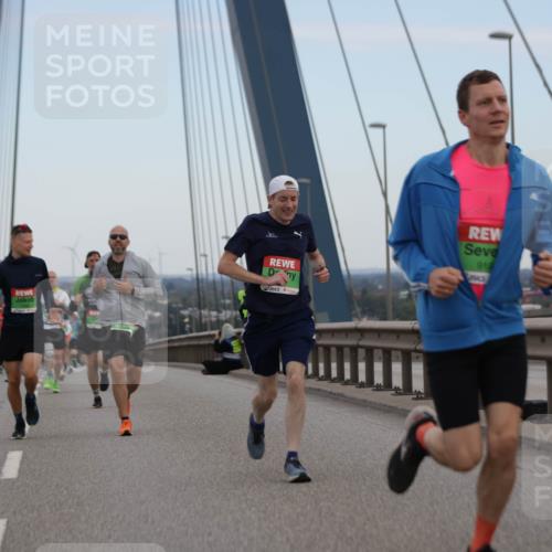 03.10.2025 - Köhlbrandbrückenlauf Jannik Wohlers http://msf.ph/oto/9154498 03.10.2025 15:23:58 Position 1 919 meine-sportfotos.de