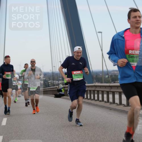 03.10.2025 - Köhlbrandbrückenlauf Jannik Wohlers http://msf.ph/oto/9154502 03.10.2025 15:23:59 Position 1 7281, 9192 meine-sportfotos.de