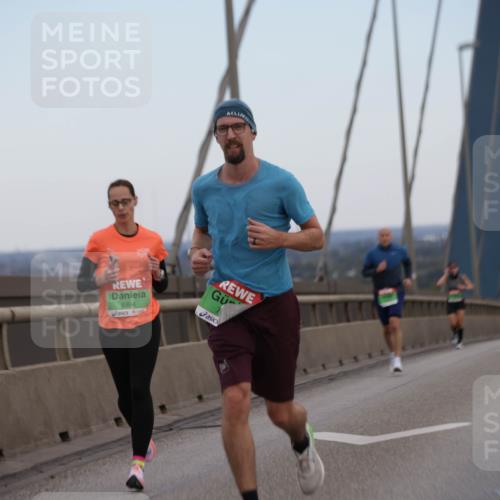 03.10.2025 - Köhlbrandbrückenlauf Jannik Wohlers http://msf.ph/oto/9154516 03.10.2025 15:24:00 Position 1 8994 meine-sportfotos.de