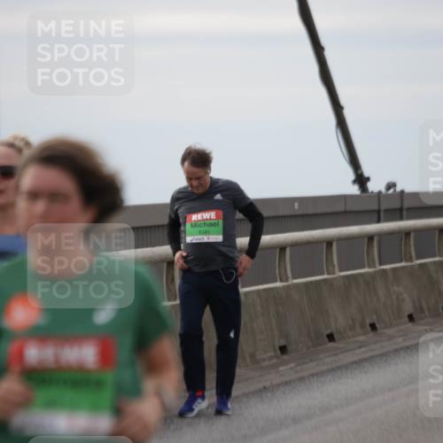 03.10.2025 - Köhlbrandbrückenlauf Jannik Wohlers http://msf.ph/oto/9154527 03.10.2025 16:05:52 Position 1 8341 meine-sportfotos.de