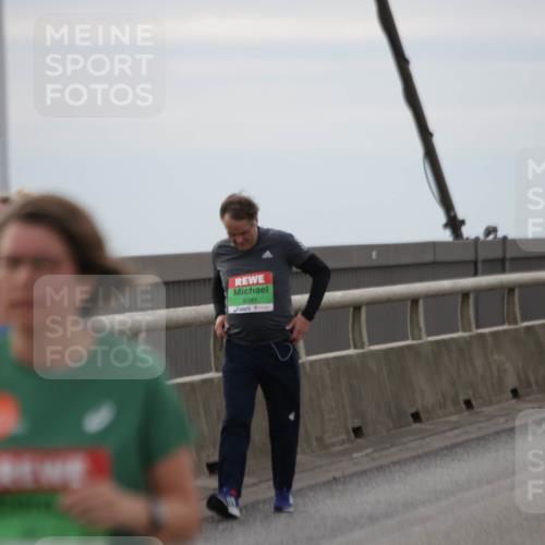 03.10.2025 - Köhlbrandbrückenlauf Jannik Wohlers http://msf.ph/oto/9154531 03.10.2025 16:05:52 Position 1 8341 meine-sportfotos.de