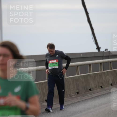 03.10.2025 - Köhlbrandbrückenlauf Jannik Wohlers http://msf.ph/oto/9154533 03.10.2025 16:05:52 Position 1 8341 meine-sportfotos.de
