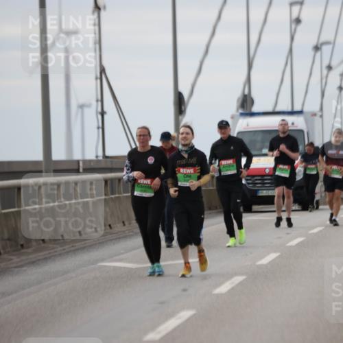 03.10.2025 - Köhlbrandbrückenlauf Jannik Wohlers http://msf.ph/oto/9154557 03.10.2025 16:05:55 Position 1 424 meine-sportfotos.de